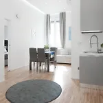 Self Check-in - 2 Bedrooms - Metro - 1000 Mbps Μιλάνο