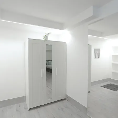 Self Check-in - 2 Bedrooms - Metro - 1000 Mbps